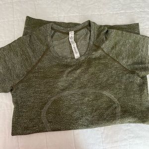 Lululemon swiftly tech short sleeve